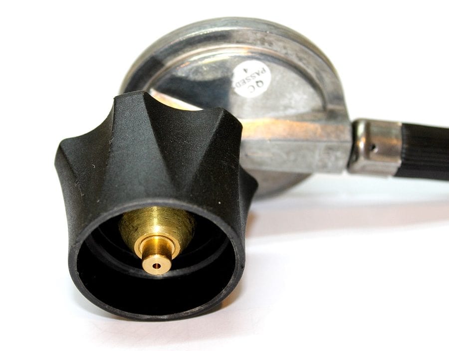 Local Kiwi Deals LPG QCC Gas Regulator with 1.5m Rubber Hose 1/4" Swivel Nut