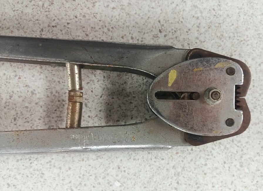 Local Kiwi Deals Steel Strapping sealing tool Heavy Duty 12-16 mm - USED