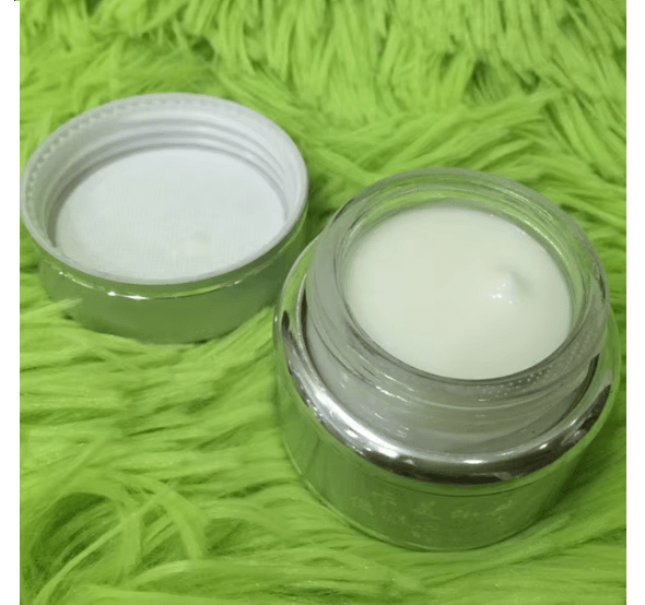 Local Kiwi Deals KMELE Moisturizing Freckle Removing Cream (DATED-16-06-2024)