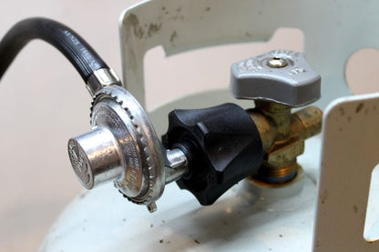 Local Kiwi Deals LPG QCC Gas Regulator with 1.5m Rubber Hose 1/4" Swivel Nut